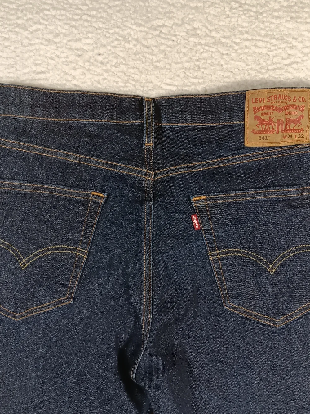 Levis 541 Jeans Mens 34x32 Blue Denim Athletic Fit Taper Dark Wash Stretch